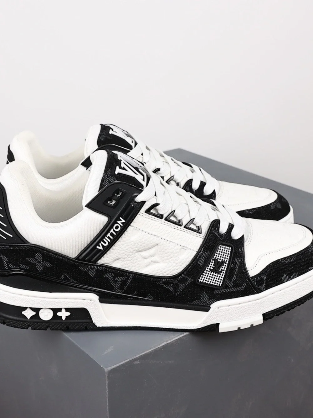 Louis Vuitton White and Black Men's Low-Top Sneaker